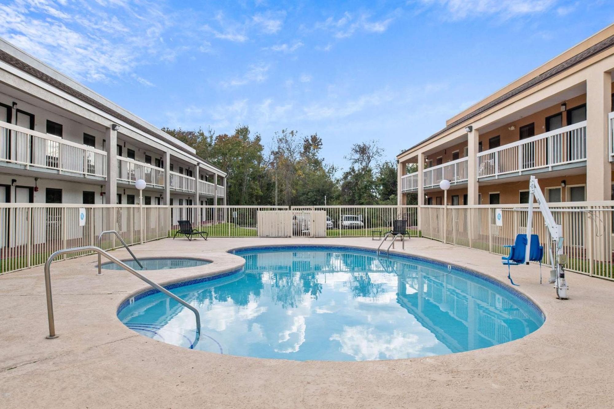 Quality Inn Kingsland Exterior photo
